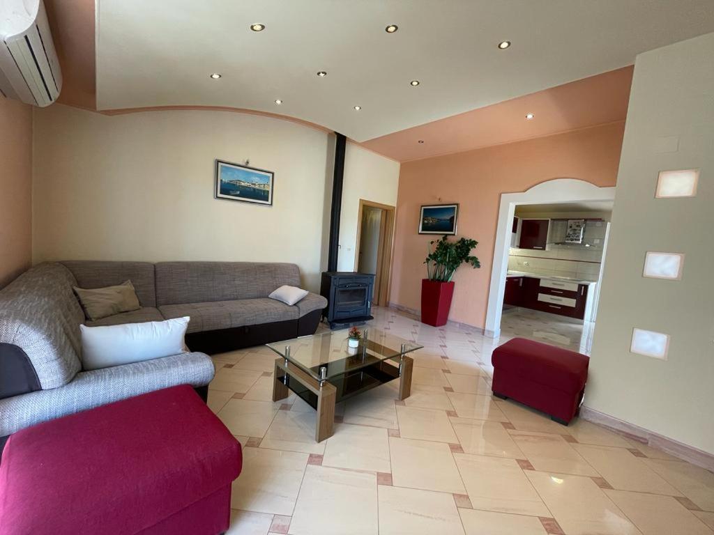 Apartment Edita Plano Trogir Екстер'єр фото